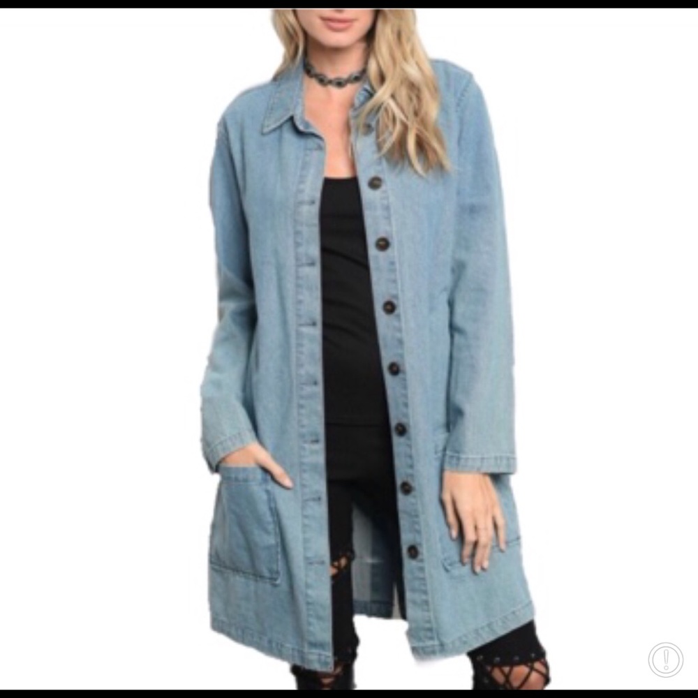 SOLD.   Women’s jean duster.